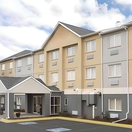 Dubuque Inn & Suites Ngoại thất bức ảnh