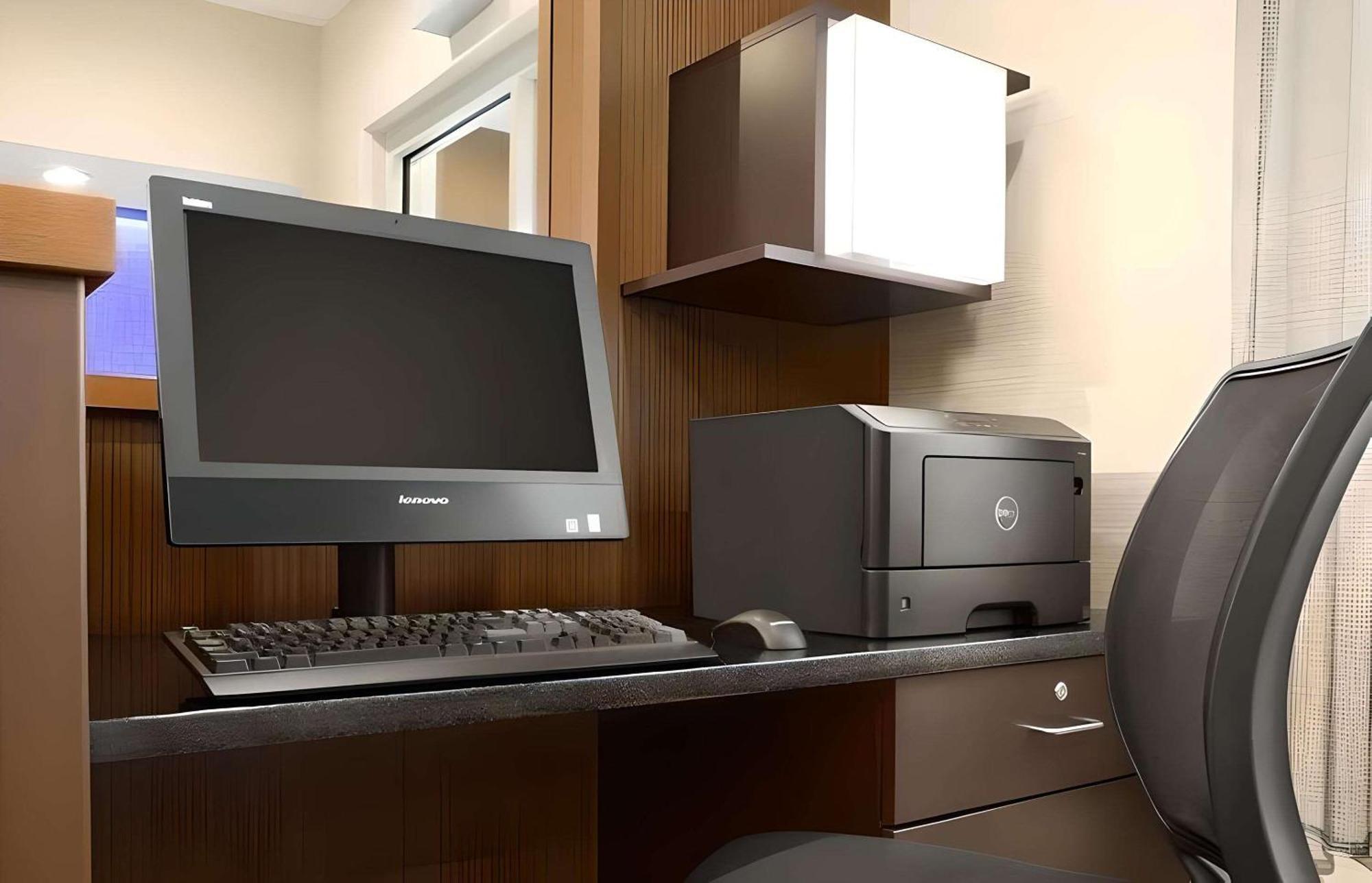 Dubuque Inn & Suites Ngoại thất bức ảnh