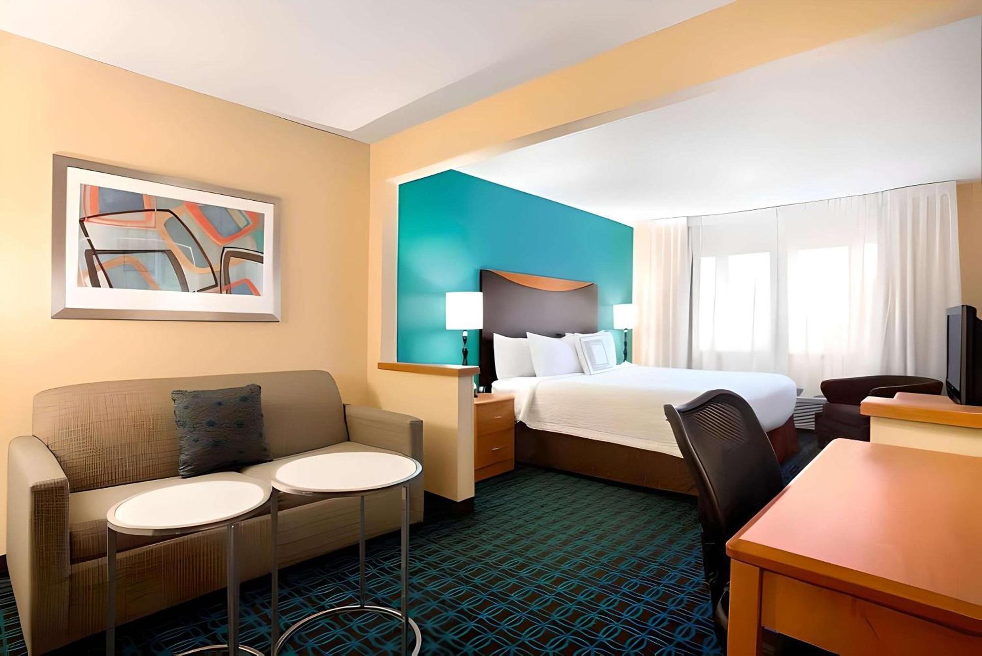 Dubuque Inn & Suites Ngoại thất bức ảnh