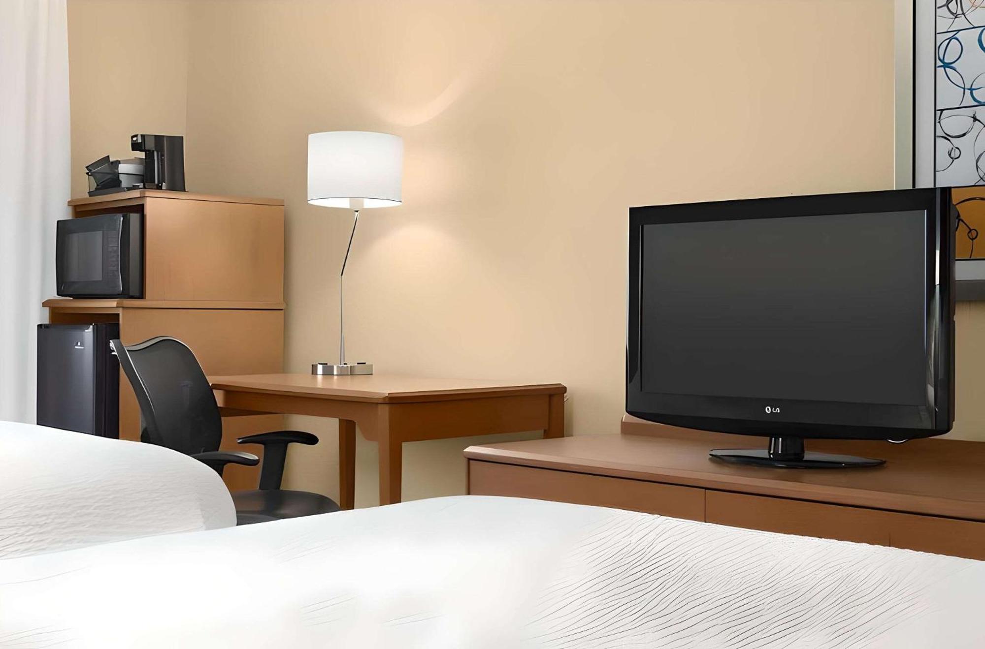 Dubuque Inn & Suites Ngoại thất bức ảnh